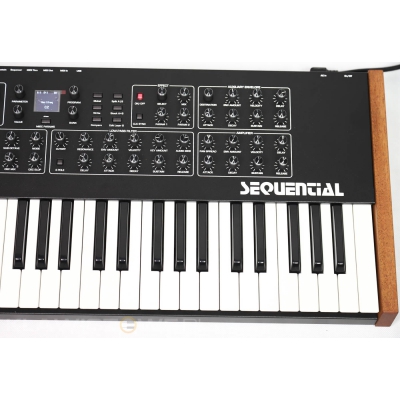 SEQUENTIAL / Dave Smith PROPHET REV2-8